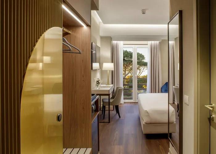 Hotel Shangri-la By Omnia 4*