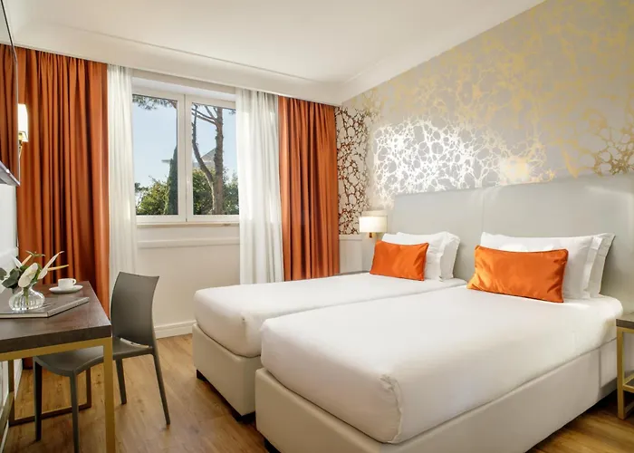 Hotel Shangri-la By Omnia